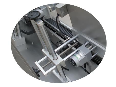 Etiqueta autoadhesiva de la etiqueta engomada de la tela de la colocación del rodillo de la máquina de etiquetado del tubo de papel 500