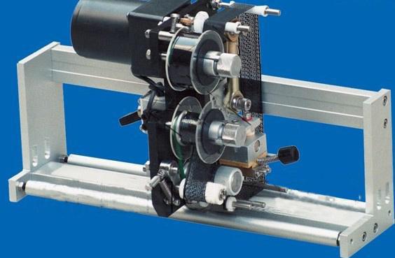 La máquina de etiquetado autoadhesiva copas la máquina de etiquetado bien conocido convertidor principal