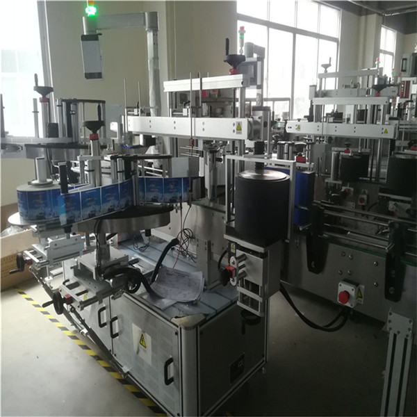 Máquina etiquetadora autoadhesiva que pega 3 etiquetas en una botella