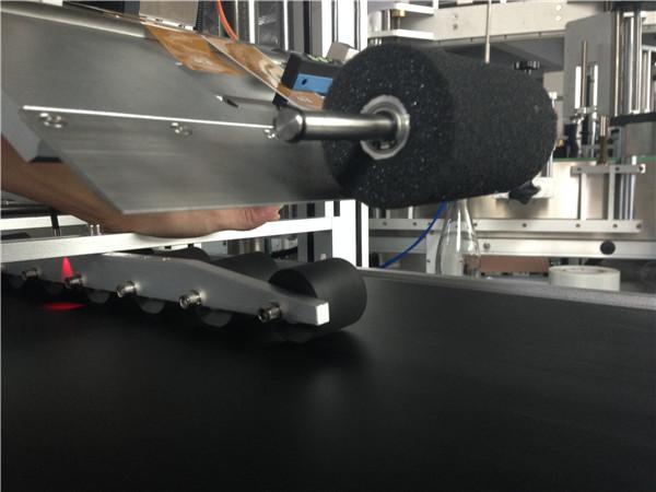 Control de motor paso a paso de la máquina de etiquetas adhesivas superiores de rodillos de alta velocidad