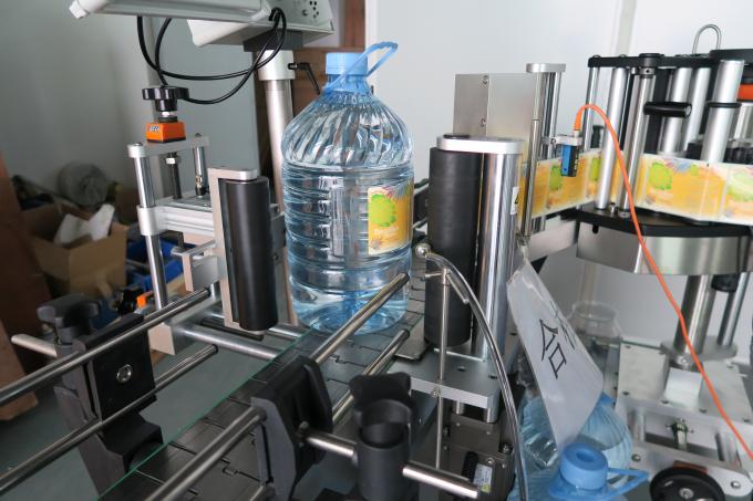 Máquina de etiquetado de etiquetas autoadhesivas para botellas redondas de agua potable 5L