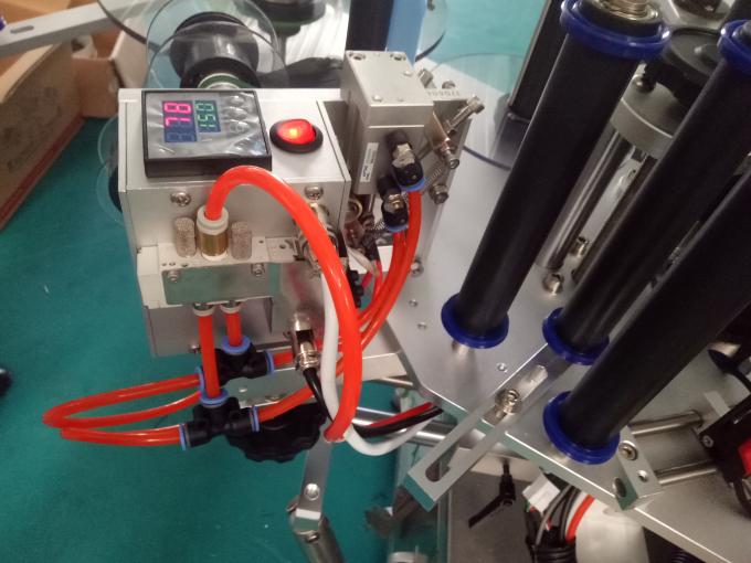 Etiquetadora de etiquetas adhesivas laterales dobles o tres modificadas para requisitos particulares con máquina de codificación