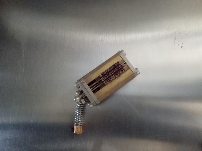 Etiquetadora de etiquetas adhesivas laterales dobles o tres modificadas para requisitos particulares con máquina de codificación