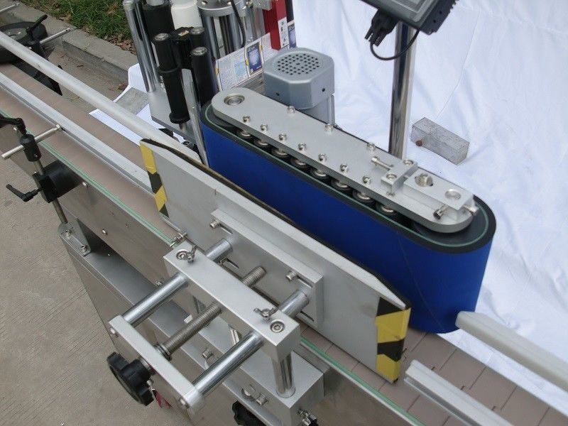 Máquina etiquetadora automática de botellas redondas de aerosol de China para viales de 20-200 pcs / min proveedor autoadhesivo