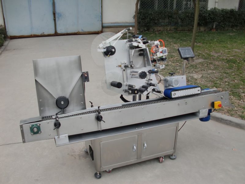 Máquina de etiquetado de viales de la marca HY con motor transportador de China, séptima máquina de etiqueta adhesiva de batería para proveedor de productos electrónicos